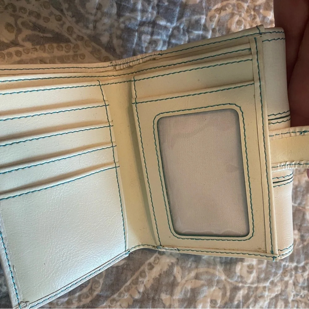 Kenneth Cole wallet midsize new with no tags white - Picture 4 of 6